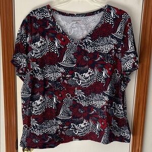 Catherine’s Women's Red and Navy Patterned Short Sleeve Top